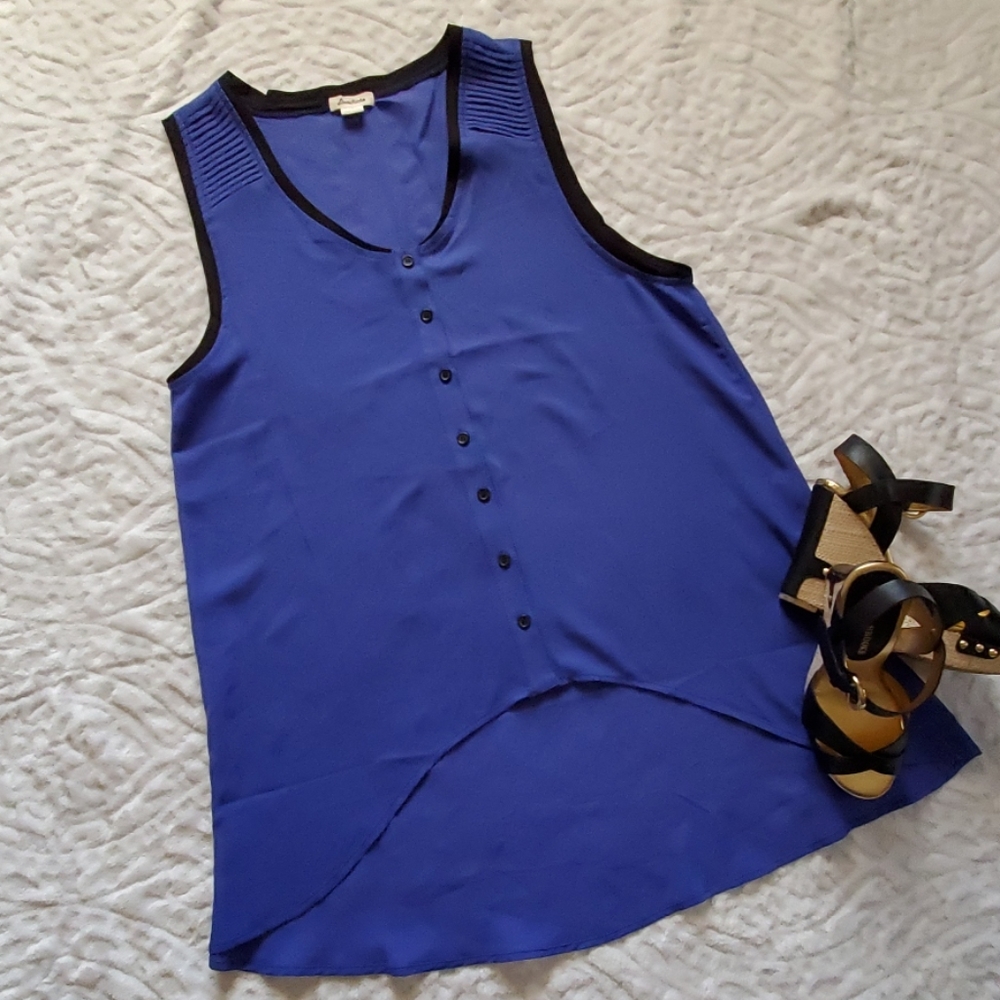Love Riche button sleeveless top